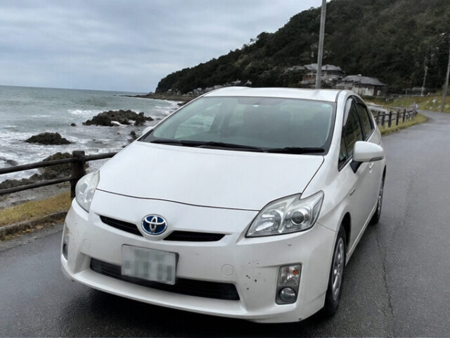 Toyota Prius S (2010) – pearl white, 145,000 km, 車検 March 2026